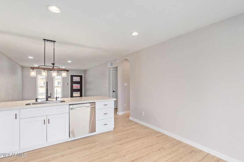 2229 W Wagoner Rd, Phoenix, AZ 85023