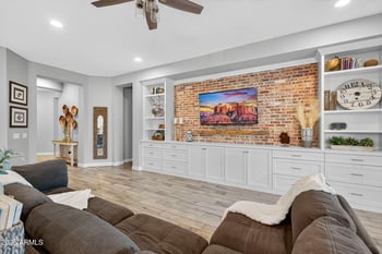 223 Pasaro Dr, Phoenix, AZ 85085
