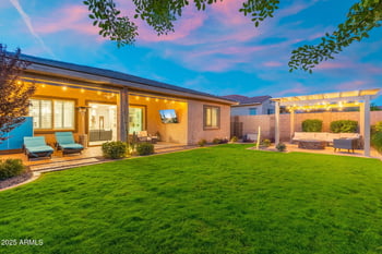 223 Pasaro Dr, Phoenix, AZ 85085