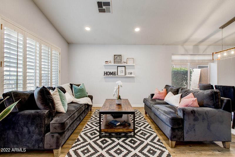 223 W Helena Dr, Phoenix, AZ 85023