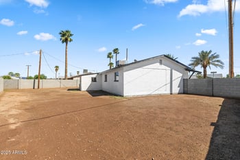 2230 Chipman Rd, Phoenix, AZ 85040