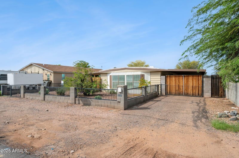 2230 Silverton St, Mesa, AZ 85203