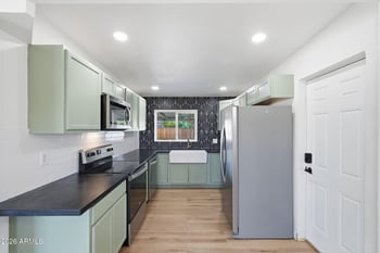 2230 Cambridge Ave, Phoenix, AZ 85009