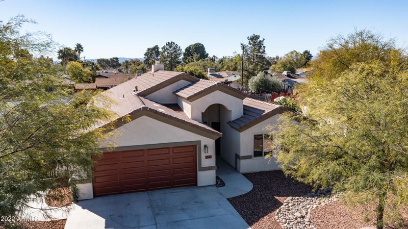 2231 E Mitchell Dr, Phoenix, AZ 85016
