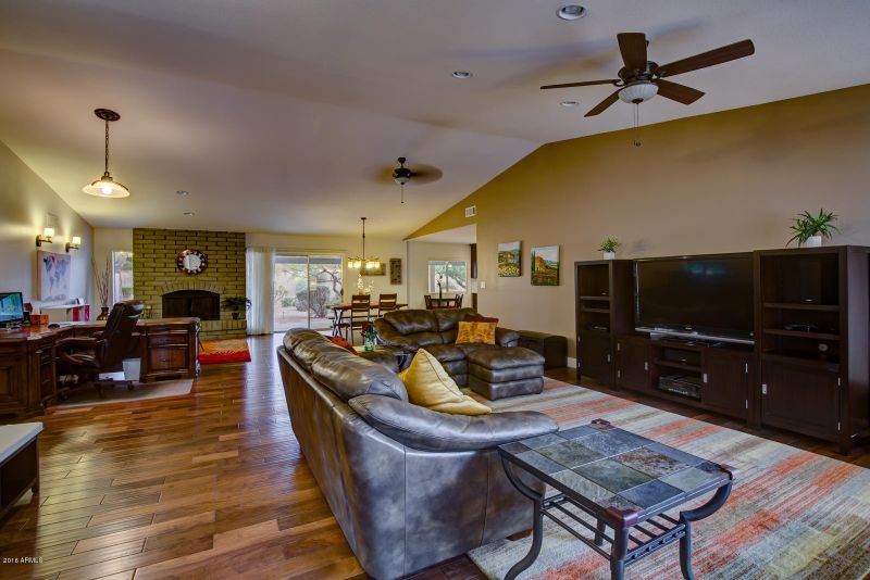 2231 E Sahuaro Dr, Phoenix, AZ 85028