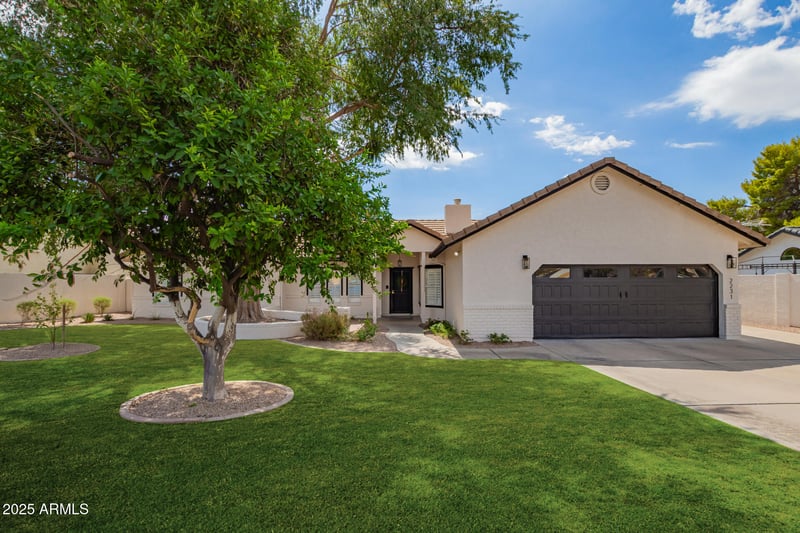 2231 Laurel St, Mesa, AZ 85213