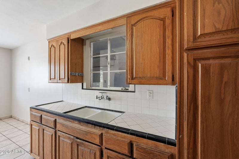 2231 W Orangewood Ave, Phoenix, AZ 85021