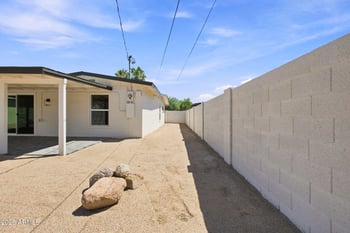 2232 Mitchell Dr, Phoenix, AZ 85016