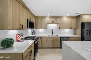 2232 E Mitchell Dr, Phoenix, AZ 85016