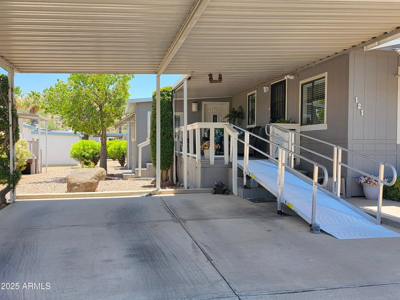 2233 Behrend Dr #121, Phoenix, AZ 85024