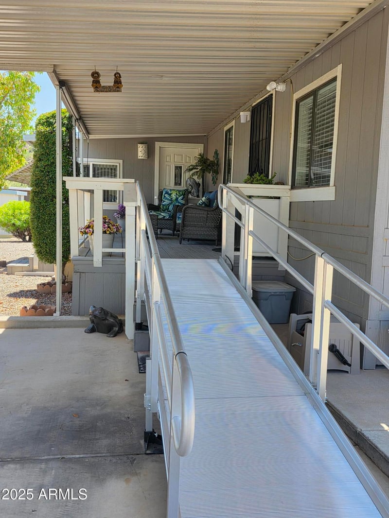 2233 Behrend Dr #121, Phoenix, AZ 85024