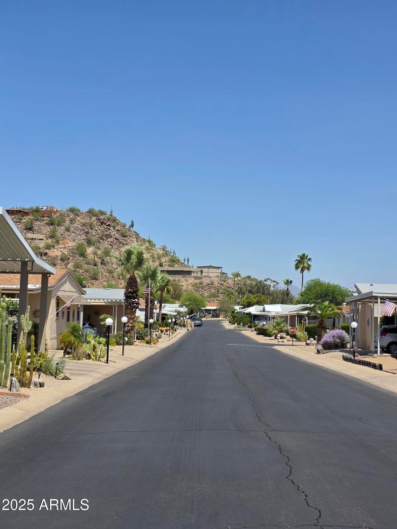 2233 Behrend Dr #17, Phoenix, AZ 85024