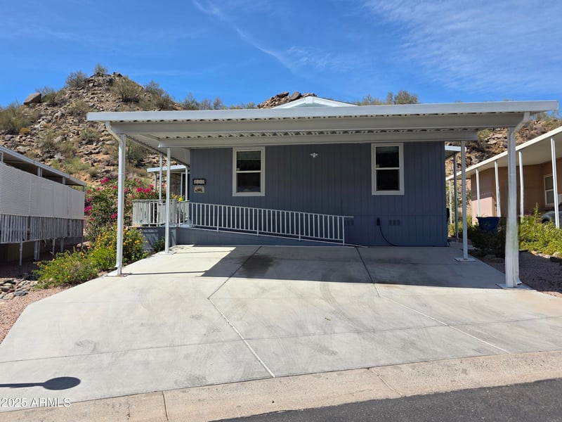 2233 Behrend Dr #203, Phoenix, AZ 85024