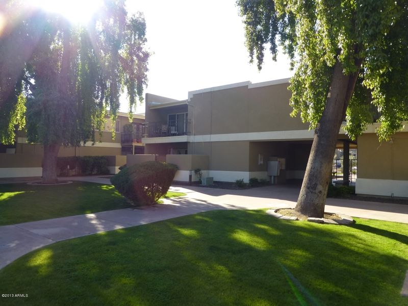 2233 E Highland Ave #116, Phoenix, AZ 85016