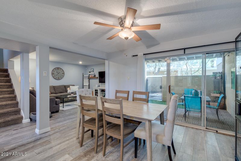 2233 E Highland Ave #131, Phoenix, AZ 85016