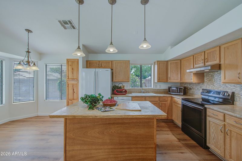 2233 E Rawhide St, Gilbert, AZ 85296