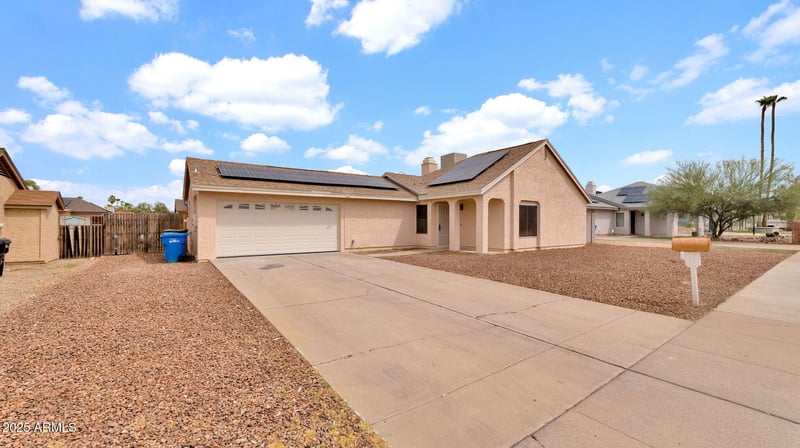 2234 Mohawk Ln, Phoenix, AZ 85027