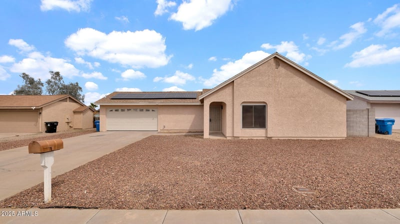 2234 Mohawk Ln, Phoenix, AZ 85027