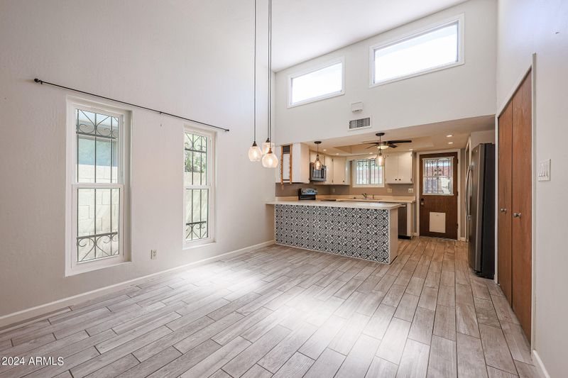2235 E Catalina Dr, Phoenix, AZ 85016