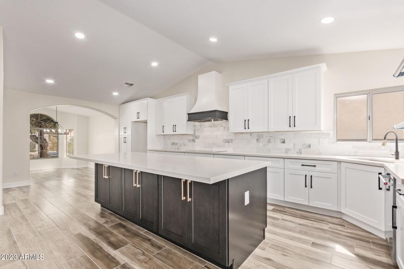 2235 E Granite View Dr, Phoenix, AZ 85048