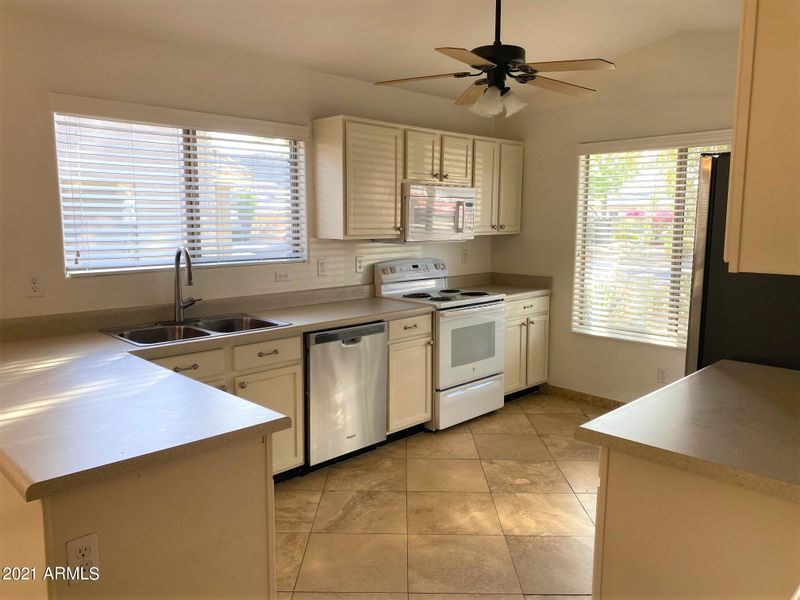 2235 E Ruby Ln, Phoenix, AZ 85024
