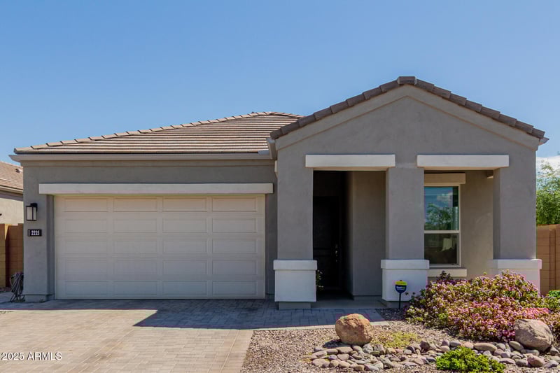 2235 Saguaro Park Ln, Phoenix, AZ 85024
