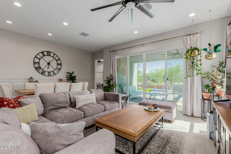 2235 Saguaro Park Ln, Phoenix, AZ 85024