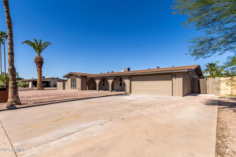 2236 Des Moines Cir, Mesa, AZ 85213