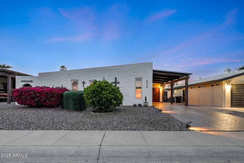 2236 Middlecoff Dr, Mesa, AZ 85215