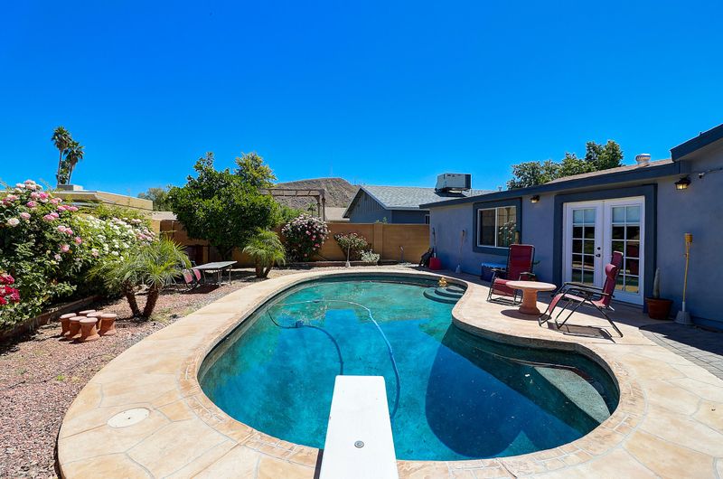 2236 W Charter Oak Rd, Phoenix, AZ 85029