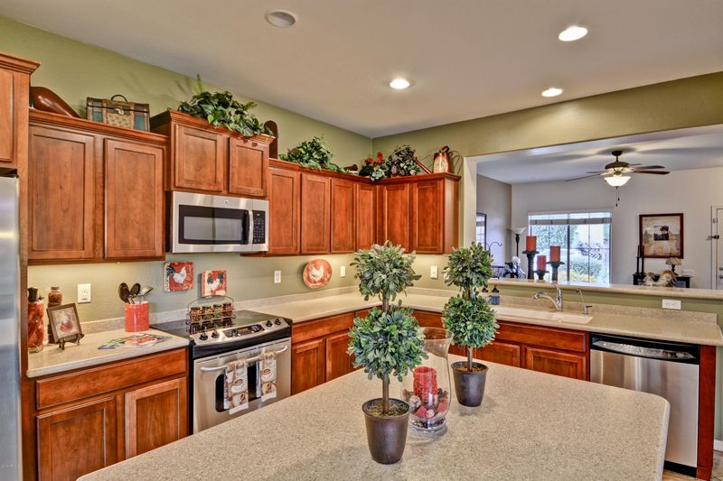 2236 W Davis Rd, Phoenix, AZ 85023