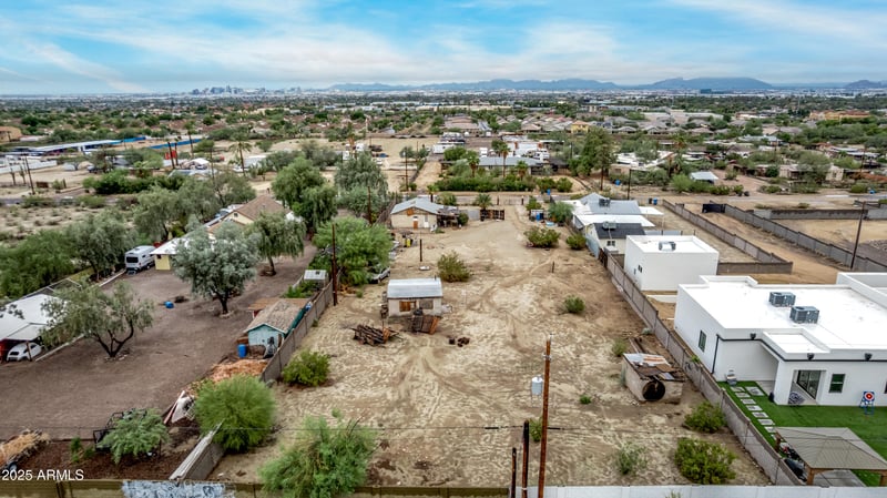 2237 Desert Ln, Phoenix, AZ 85042