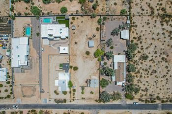2237 E Desert Ln, Phoenix, AZ 85042