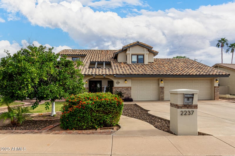 2237 Lynwood St, Mesa, AZ 85213