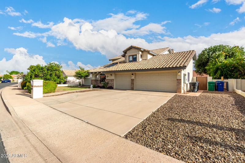 2237 Lynwood St, Mesa, AZ 85213