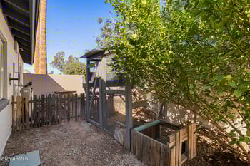 2237 Osborn Rd, Phoenix, AZ 85016