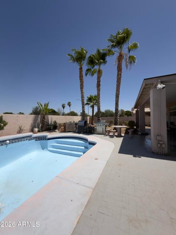 22375 67th Dr, Glendale, AZ 85310