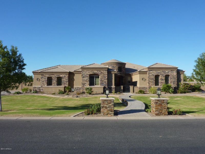 2238 E Orleans Dr, Gilbert, AZ 85298