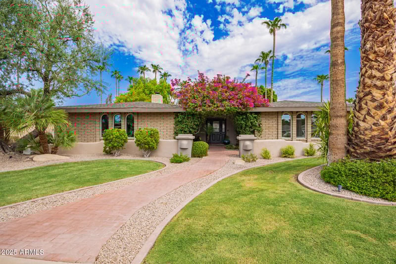2238 Fox St, Mesa, AZ 85213