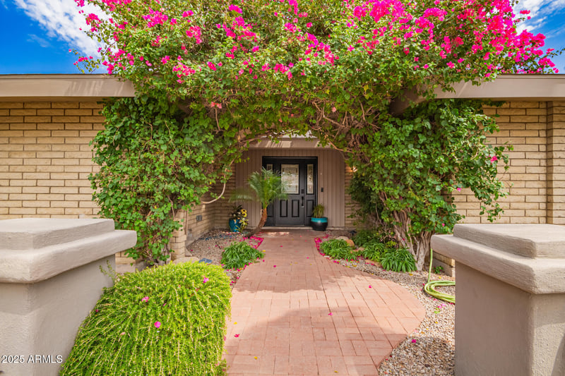 2238 Fox St, Mesa, AZ 85213