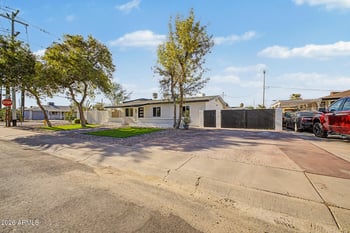 2238 W Catalina Dr, Phoenix, AZ 85015