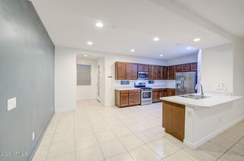 2239 W Donner Dr, Phoenix, AZ 85041