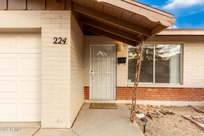 224 E Geneva Dr, Tempe, AZ 85282