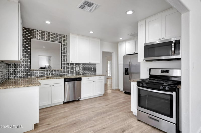 224 Glenrosa Ave, Phoenix, AZ 85013