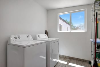 224 Glenrosa Ave, Phoenix, AZ 85013