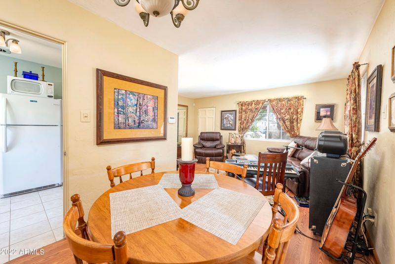 2240 E Cheery Lynn Rd, Phoenix, AZ 85016