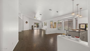 2240 Ruby Ln, Phoenix, AZ 85024