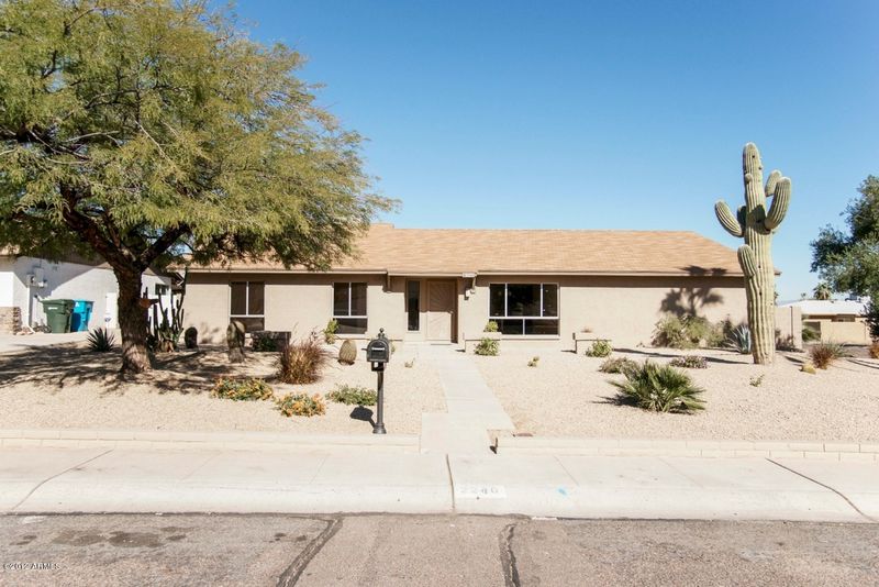 2240 E Sunnyside Dr, Phoenix, AZ 85028