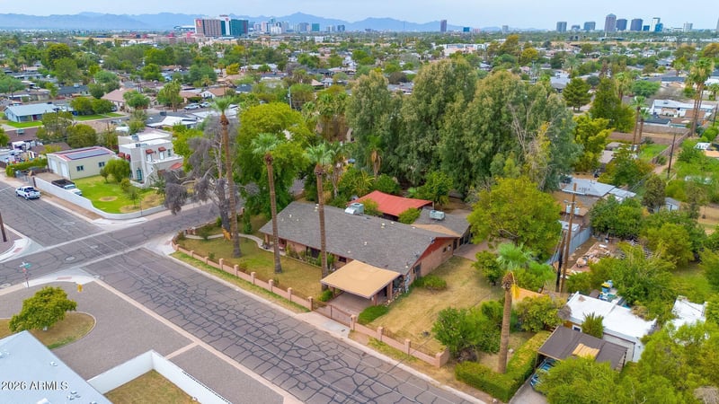 2240 E Whitton Ave, Phoenix, AZ 85016
