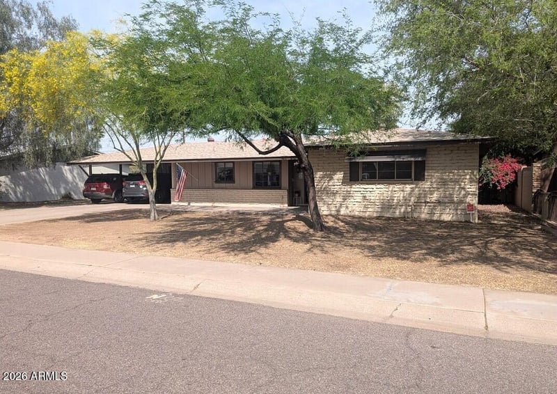 2240 Berridge Ln, Phoenix, AZ 85015